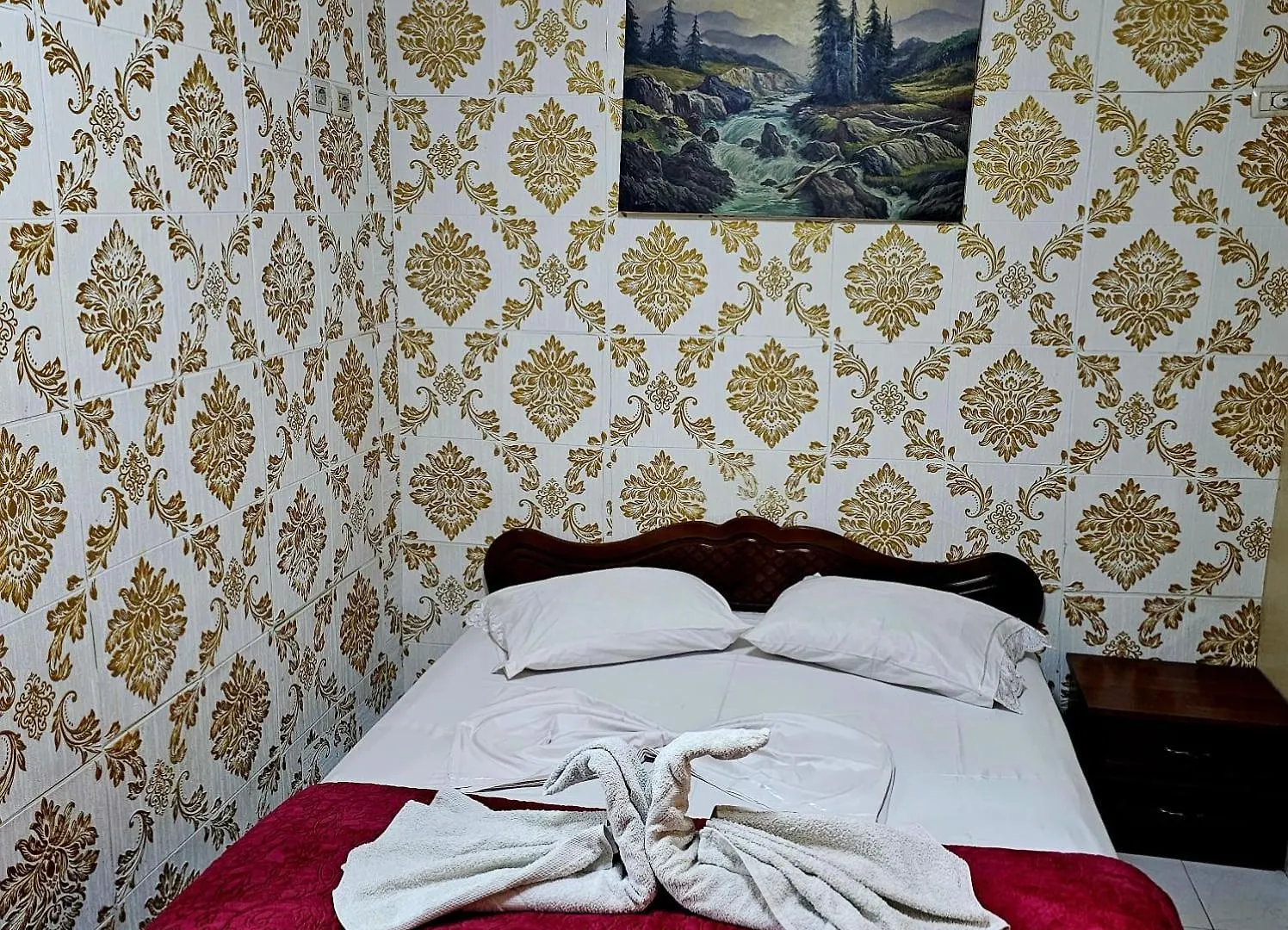 Dafina Hotel Tirana 2*,